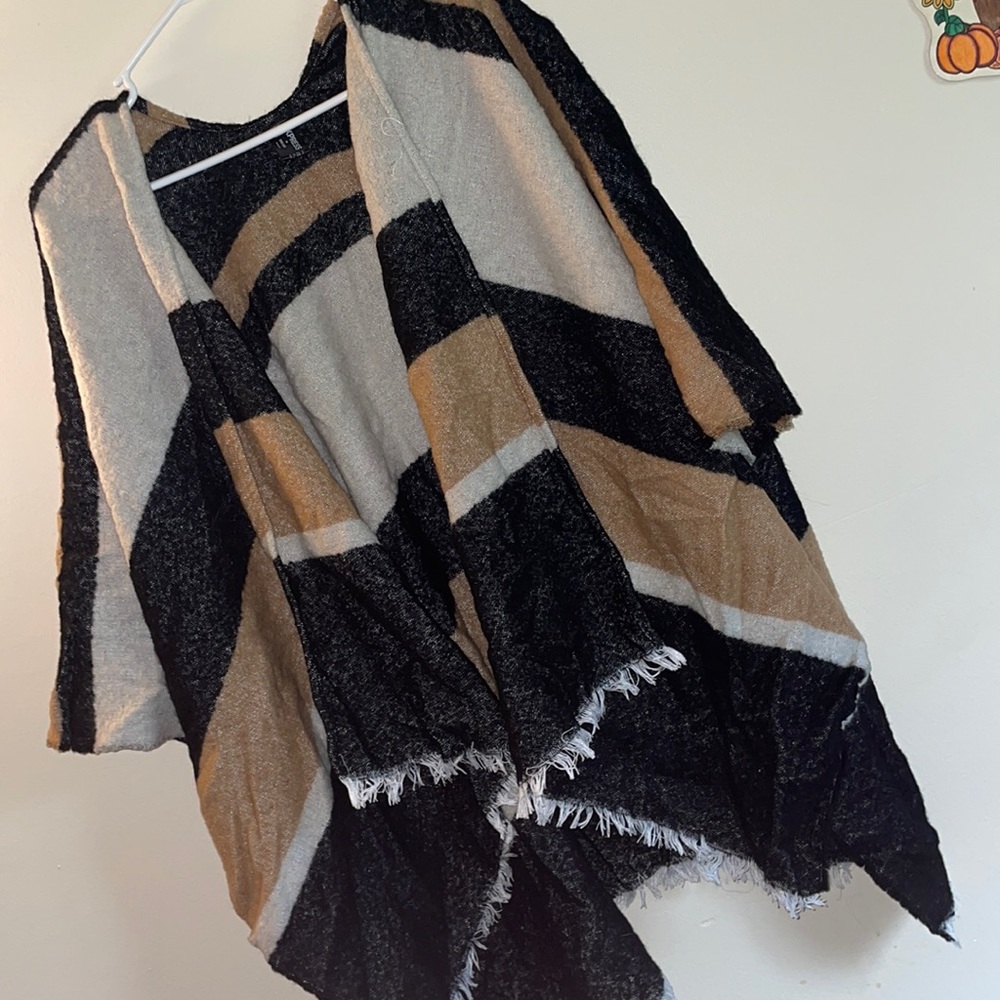 Express - Cardigan/ Shall